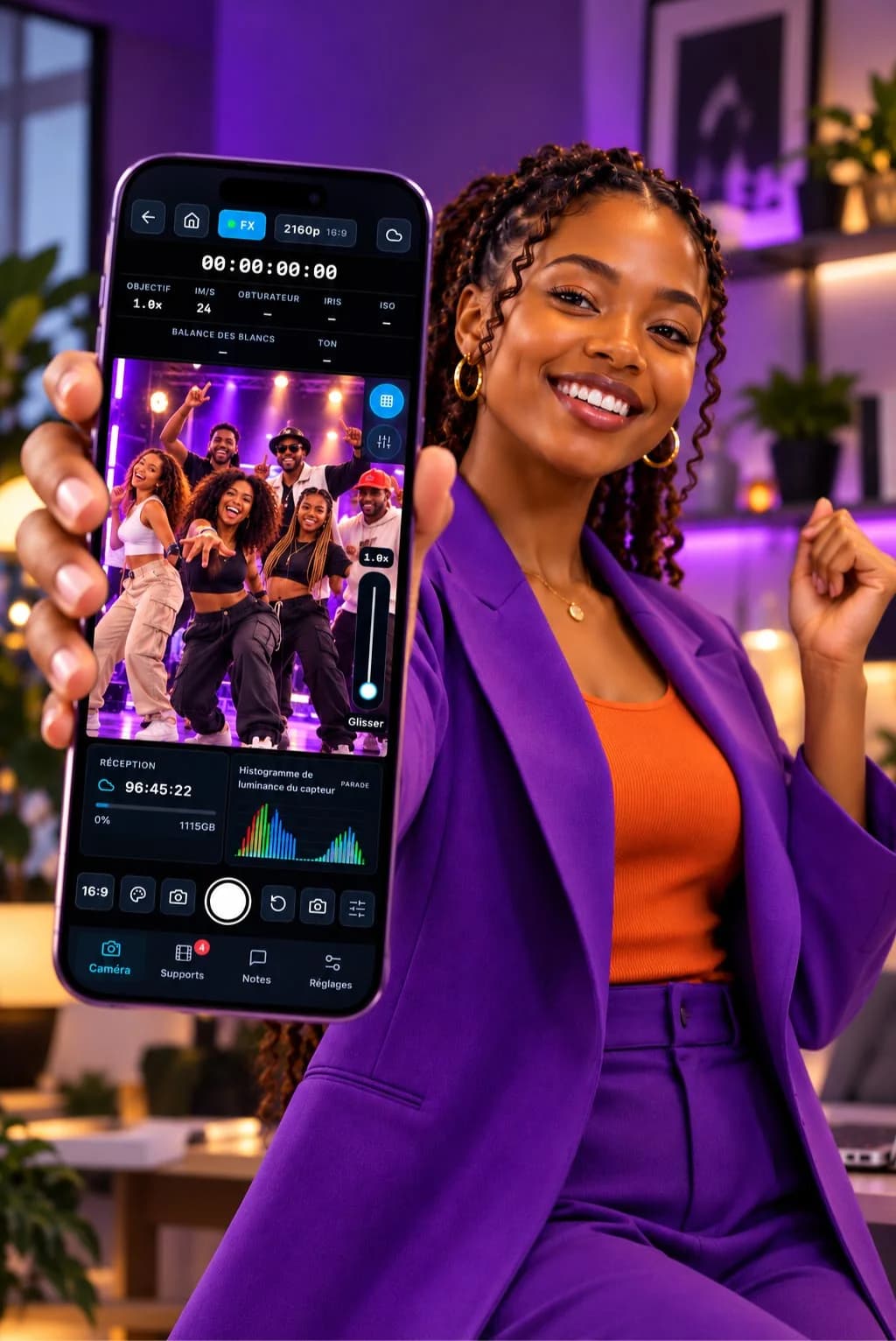 Créatrice rayonnante avec sa caméra sur un tournage de danse